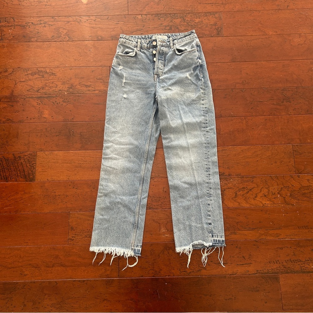 Zara Women’s High Rise Straight Leg Raw Hem Denim Jeans Pants Distressed Button